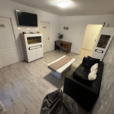 Apartament Ultracentral Modern 1 Питешти Экстерьер фото